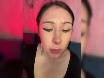 Bongacams Adult Webcam of CurvyWoman-