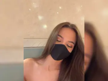 Bongacams Nude Webcam of KissMec