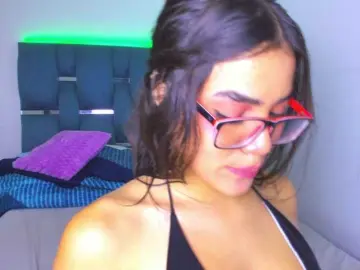 Bongacams Nude Webcam of crazybaby-squirt