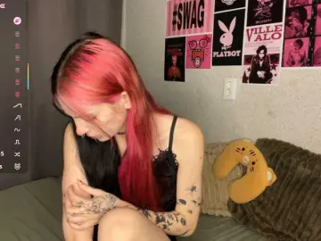 Bongacams Adult Webcam of LilyOps