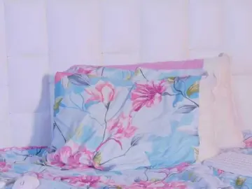 Bongacams Live Sex Cam of slutlittlegir