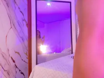 Bongacams Nude Webcam of slutlittlegir