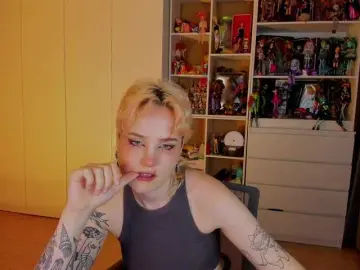 Bongacams Adult Webcam of Cool-Love
