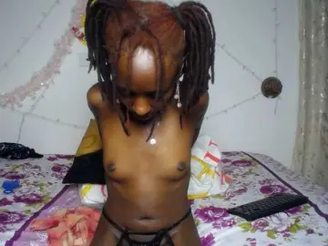 Bongacams Live Porn of QueenAria