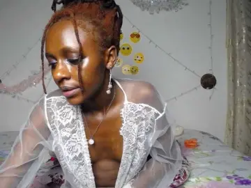 Bongacams Nude Webcam of QueenAria