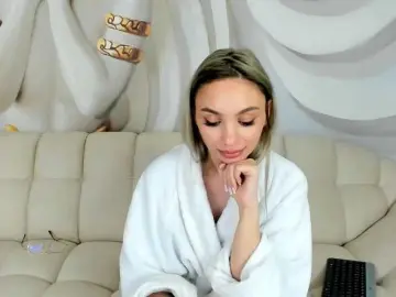 Bongacams Private Sex Chat of HaleySweet18