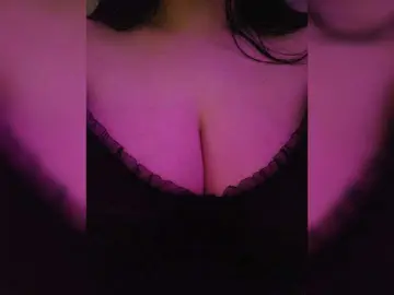 Bongacams Sex Cam of YennSI