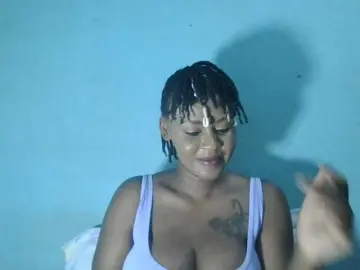 Bongacams Nude Webcam of Whiteluna-04