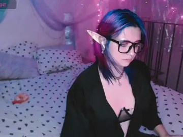 Bongacams Nude Webcam of mymoonstar
