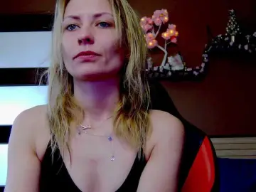 Bongacams Free Porn Cam of karo131324