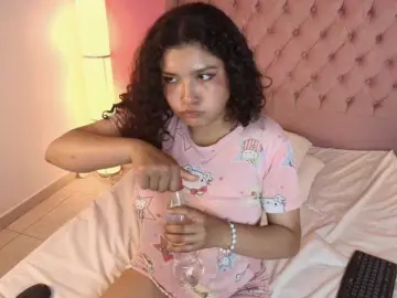 Bongacams Watch Live Sex Cams of Sarayland