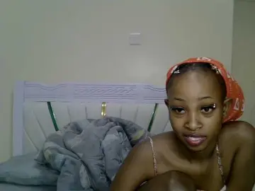 Bongacams Live Sex Cam of PetiteNoir