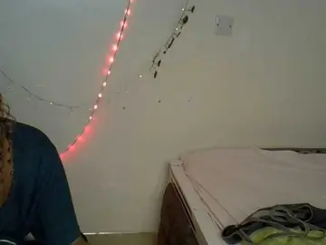 Bongacams Live Sex Cam of PetiteAlexa