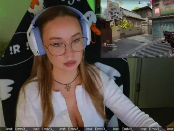 Bongacams Watch Live Sex Cams of Emili1-