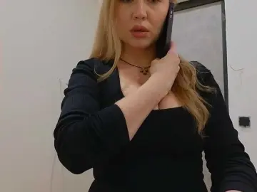 Bongacams Watch Live Sex Cams of Emili1-