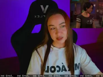 Bongacams Watch Live Sex Cams of Emili1-