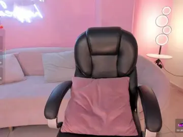 Bongacams Free Live Porn of MiaRoberts1