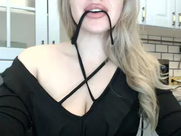 Bongacams Watch Live Sex Cams of SonaZ