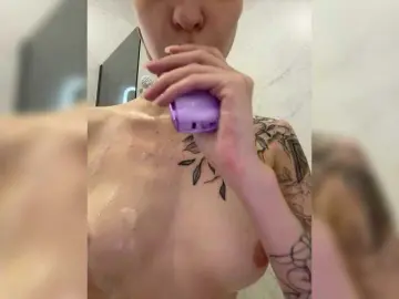 Bongacams Sex Chat of EwaBrown