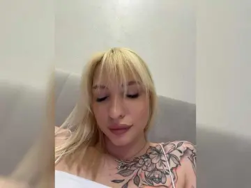 Bongacams Free Porn Cam of EwaBrown
