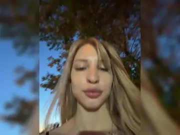 Bongacams Watch Live Sex Cams of EwaBrown