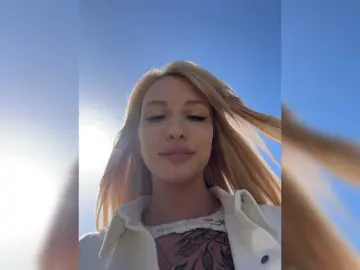 Bongacams Free Porn Cam of EwaBrown