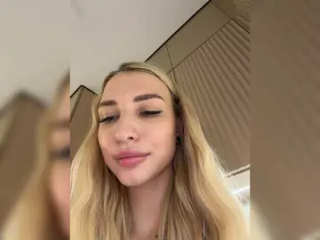 Bongacams Free Live Porn of EwaBrown
