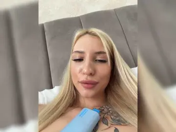 Bongacams Private Sex Chat of EwaBrown