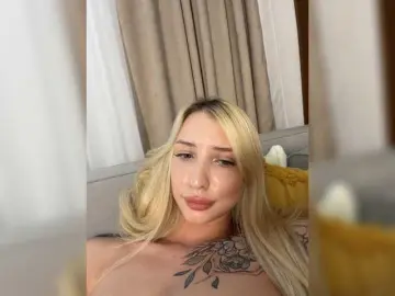 Bongacams Free Live Porn of EwaBrown