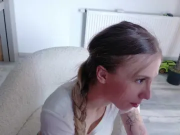 Bongacams Watch Live Sex Cams of DiddySweet1