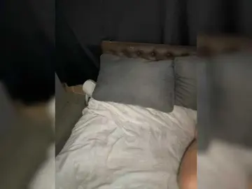 Bongacams Free Porn Cam of SweetHoles69