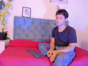 Cam4 Free Live Porn of Alex_DuMontt