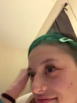 Cam4 Free Live Porn of chxrry_b0mbz