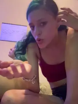 Cam4 Free Live Porn of chxrry_b0mbz