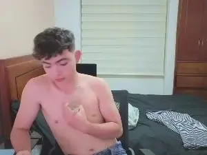 Cam4 Adult Video Chat of petitegigant