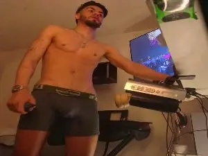 Cam4 Live Porn of DanyGozme