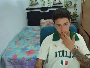 Cam4 Sex Chat of santiagoo