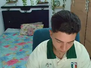 Cam4 Private Sex Chat of santiagoo