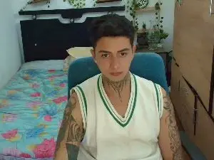 Cam4 Nude Webcam of santiagoo