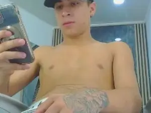 Cam4 Private Sex Chat of HollmanFronsh