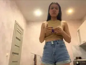 Cam4 Free Live Porn of AvrilVillane