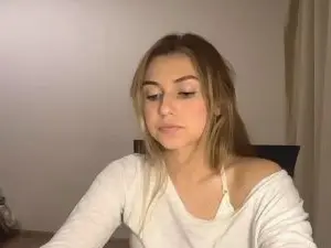 Cam4 Free Live Porn of AntoniaGirote