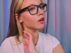 Cam4 Sex Chat of ShainaTrump