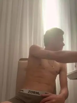 Cam4 Live Sex Cam of branquinho62go