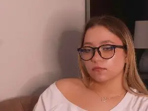 Cam4 Watch Live Sex Cams of ShaeBowlus