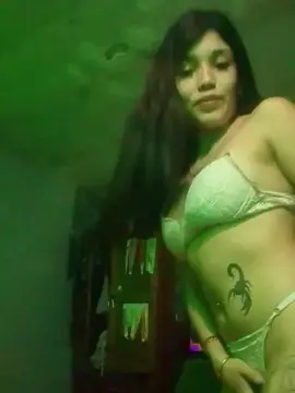 Cam4 Nude Webcam of dulcechica4
