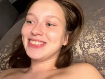 Cam4 Sex Chat of LouveniaBlatz