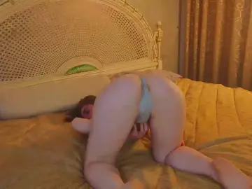 Cam4 Free Live Porn of LilianHathaway