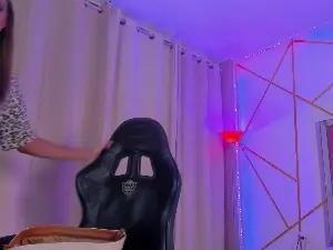 Cam4 Adult Video Chat of KylieVictoria_