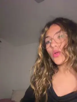 Cam4 Live Porn of emi444